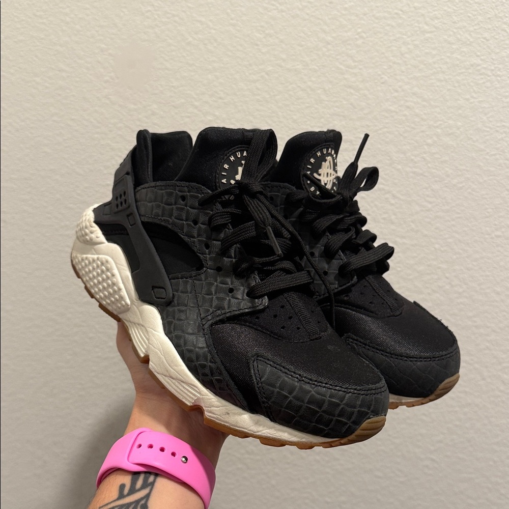 Nike Black and White Checkered Huarache Sneakers